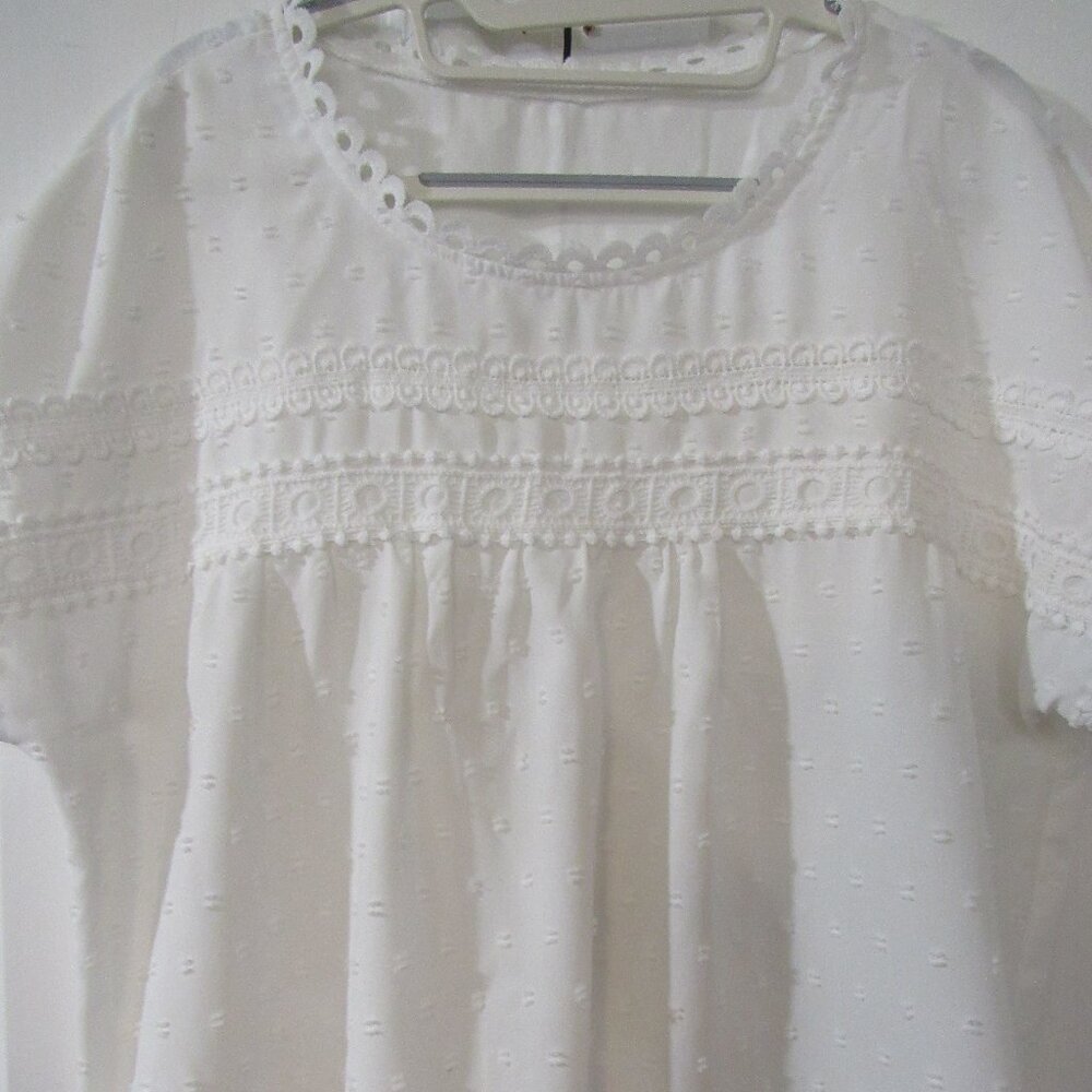 Feminine Short Sleeved White Blouse - Medium